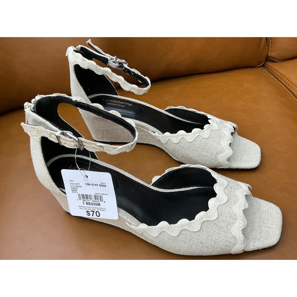 Liz Claiborne Babbler Wedge Sandals Womens 7 Sand NEW Scalloped Ankle Strap